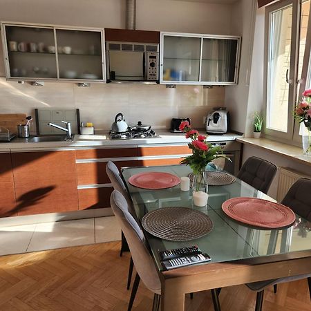 ワルシャワSloneczny Apartament Bluszczanskaアパートメント エクステリア 写真